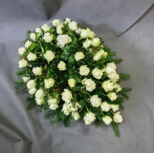 Pogrzebowa wiązanka  z białych róż