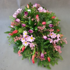 Pogrzebowa wiosenna wiązanka z kwiatów mieszanych